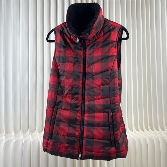 Talbots Women’s Red and Black Buffalo Plaid Primaloft Sherpa Vest - Picture 2 of 16